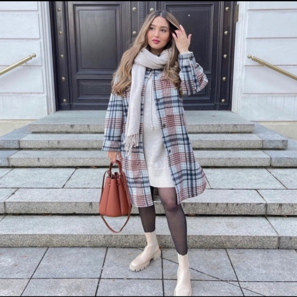 NWOT BLOGGERS FAV ZARA LONG PLAID SHACKET